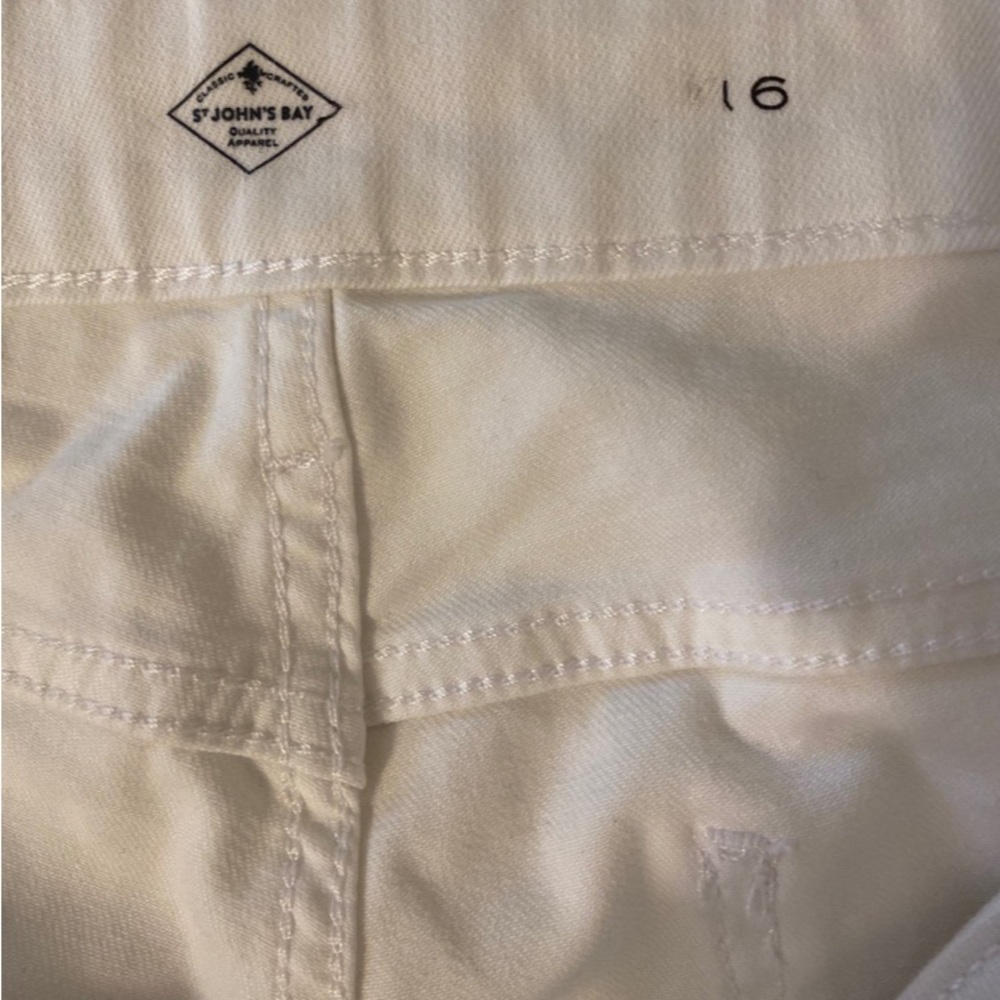 St. John’s Bay Bermuda Shorts 
Size 16 - Picture 9 of 11